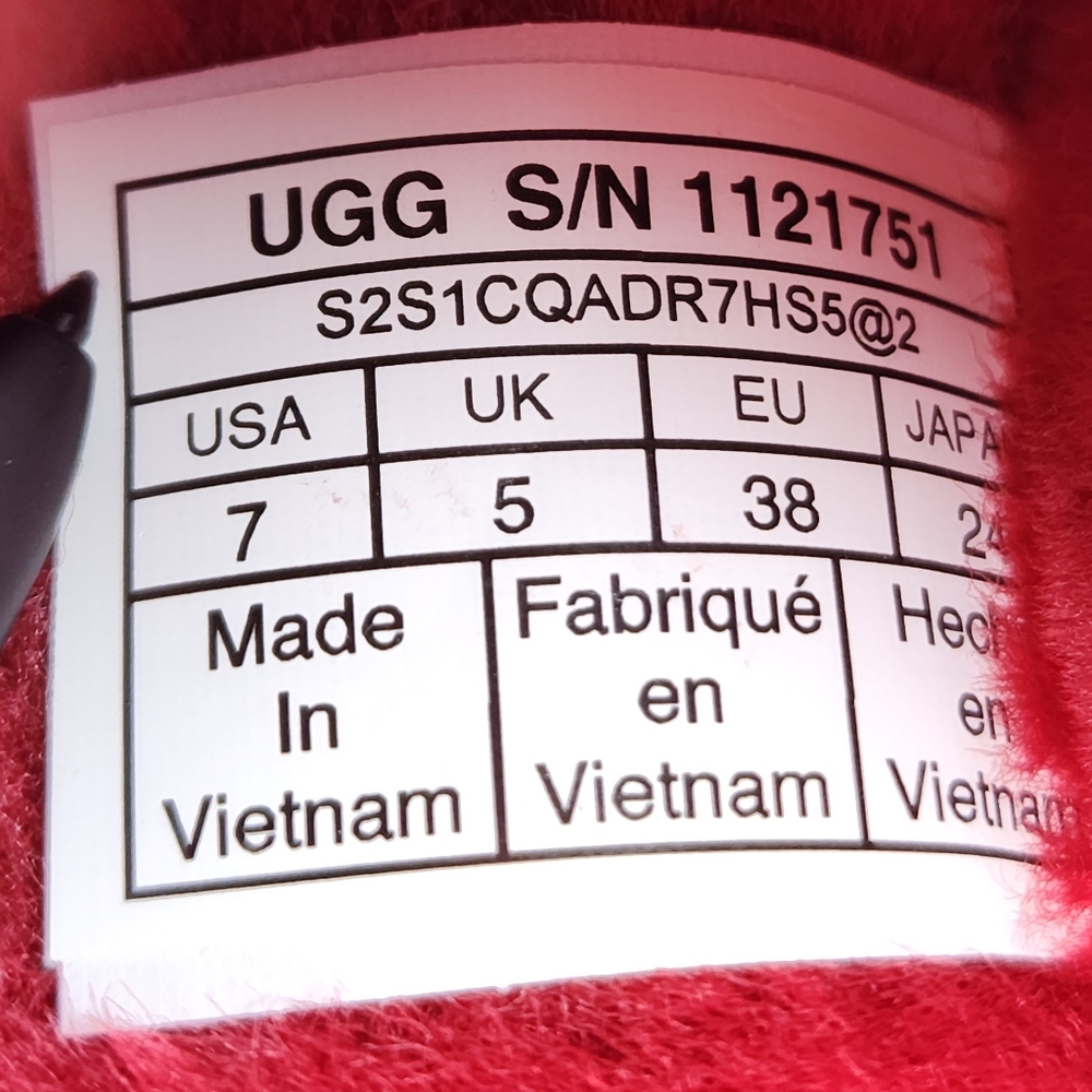 UGG Super Fluff Slipper Ribbon Red - Picture 16 of 16